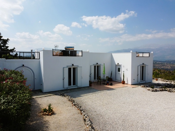 Contemporary Single Level Villa with Mesmerizing Views For Sale in Drapanos - 9
