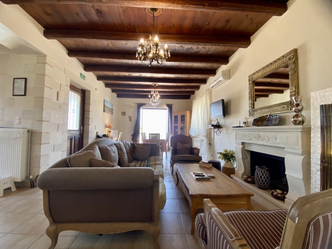 Beautiful Villa For Sale: Sea and Mountain Views, Private Pool In The Peaceful Location Of Provarma - 3