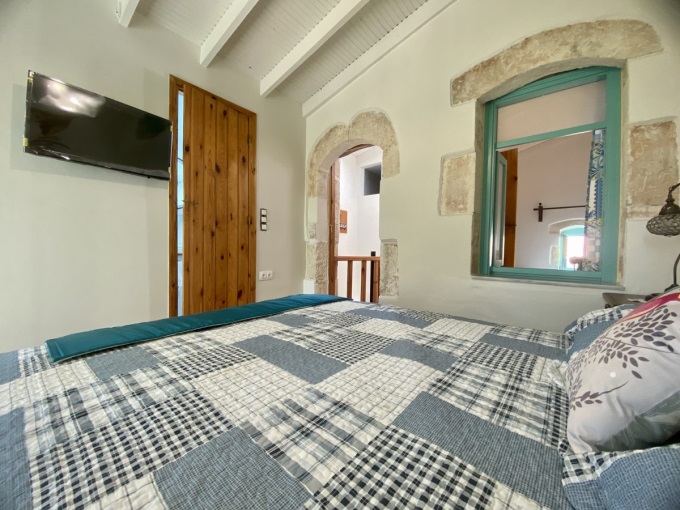 Charming 2 Bedroom Village Cottage with Courtyard Garden in a Peaceful Setting For Sale In Xerosterni - 2