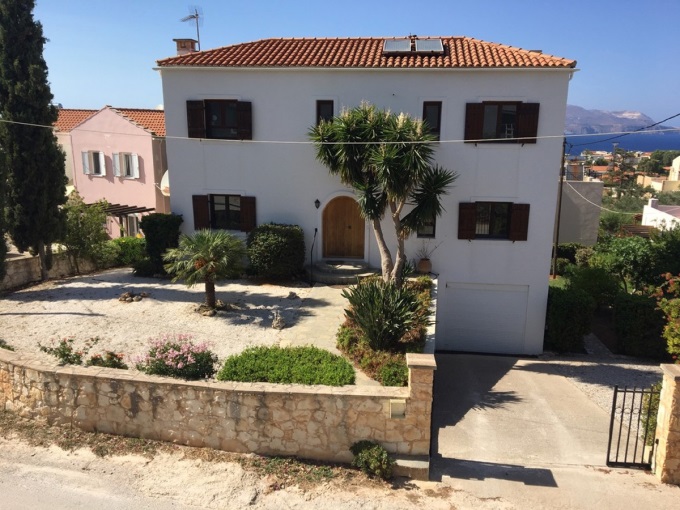 Charming Crete Retreat Seaview Villa with Comfortable Design For Sale In Plaka - 1