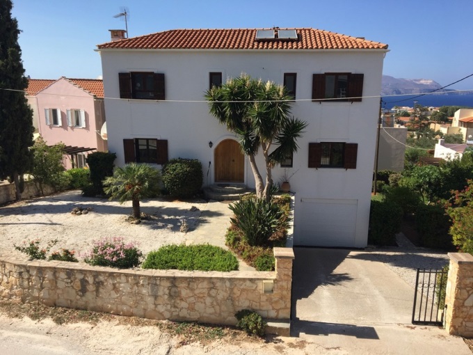 Charming Crete Retreat Seaview Villa with Comfortable Design For Sale In Plaka - 68