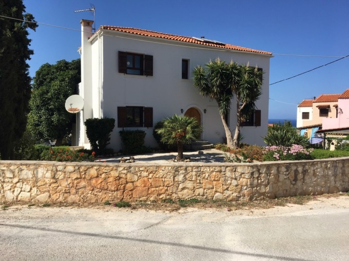 Charming Crete Retreat Seaview Villa with Comfortable Design For Sale In Plaka - 67