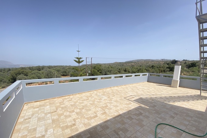 Stunning Mountain views Villa For Sale in Xirosterni - 40