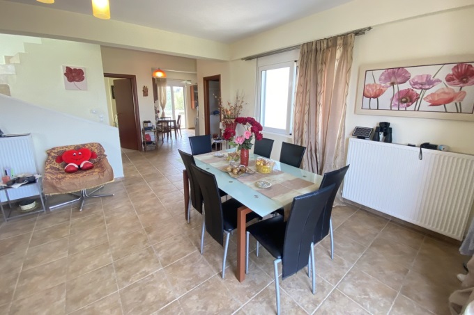 Stunning Mountain views Villa For Sale in Xirosterni - 11