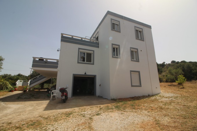 Stunning Mountain views Villa For Sale in Xirosterni - 53