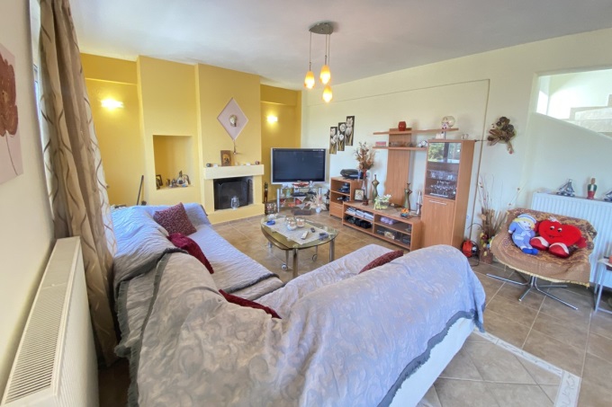 Stunning Mountain views Villa For Sale in Xirosterni - 0