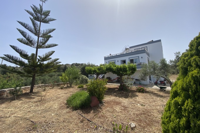 Stunning Mountain views Villa For Sale in Xirosterni - 34