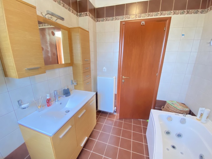 Stunning Mountain views Villa For Sale in Xirosterni - 4