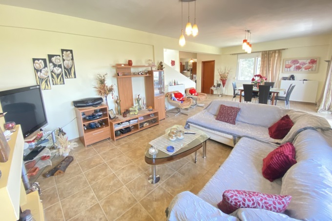 Stunning Mountain views Villa For Sale in Xirosterni - 16