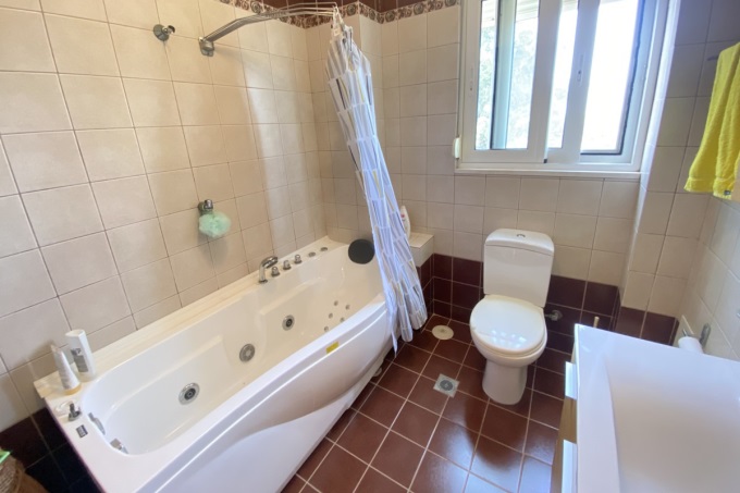 Stunning Mountain views Villa For Sale in Xirosterni - 30