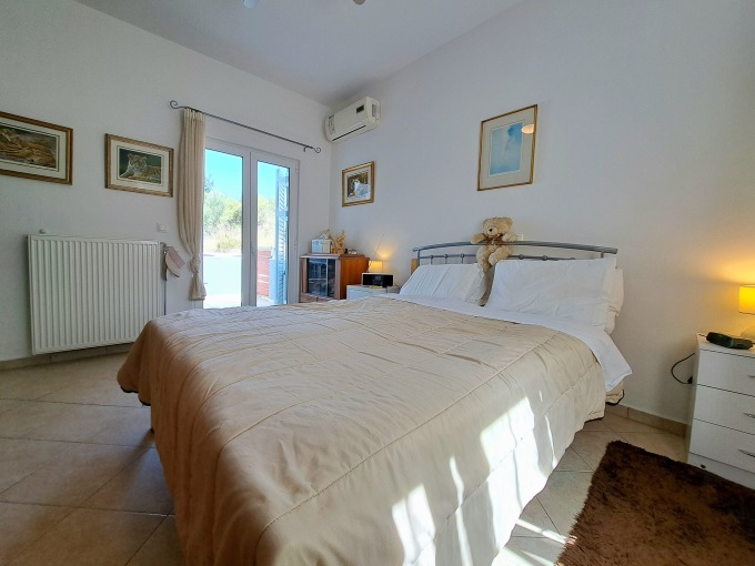 Charming Renovated House with Stunning Views Near Exopoli Village - 11