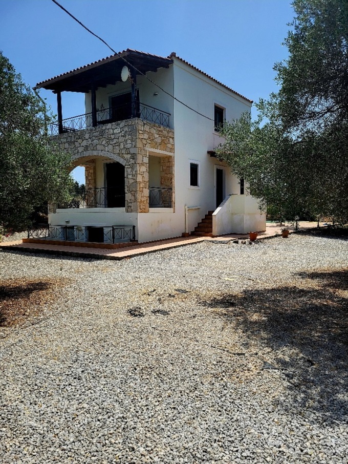 Modern Villa with Private Pool and Olive Grove For Sale in Xirosterni - 10