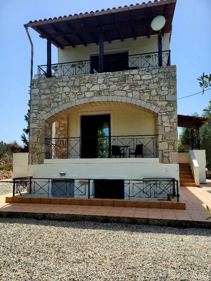 Modern Villa with Private Pool and Olive Grove For Sale in Xirosterni - 15