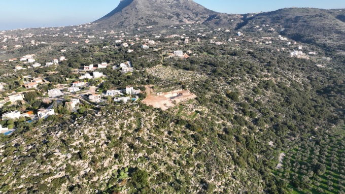 Luxurious Two Level Retreat with Pool and Expansive Outdoor Living For Sale In Plaka - 1