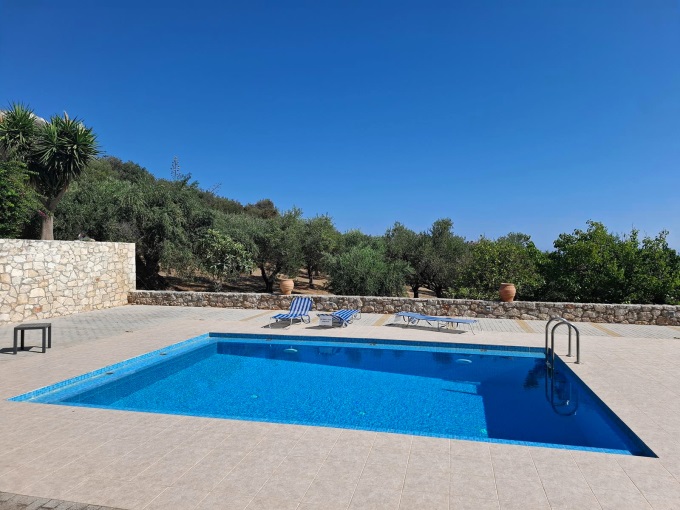 Charming 1 Bedroom Apartment with Pool For Sale in Tavronitis, Chania - 20