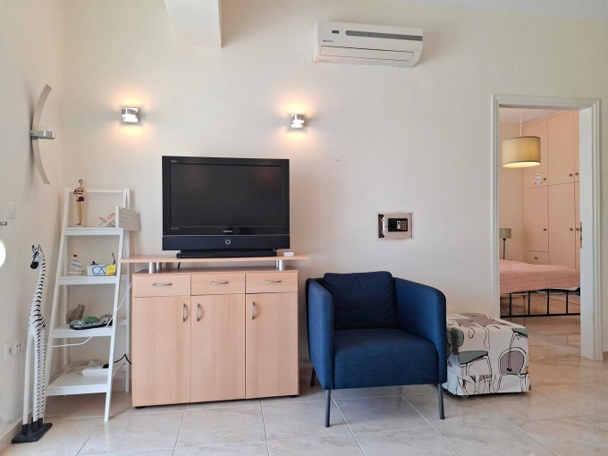 Charming 1 Bedroom Apartment with Pool For Sale in Tavronitis, Chania - 12