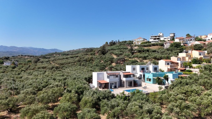 Charming 1 Bedroom Apartment with Pool For Sale in Tavronitis, Chania - 6