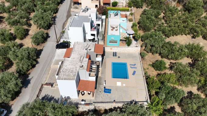 Charming 1 Bedroom Apartment with Pool For Sale in Tavronitis, Chania - 24