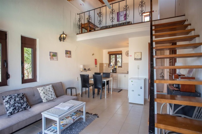 Great Property with Pool and Stunning Sea Views For Sale in Tavronitis - 10