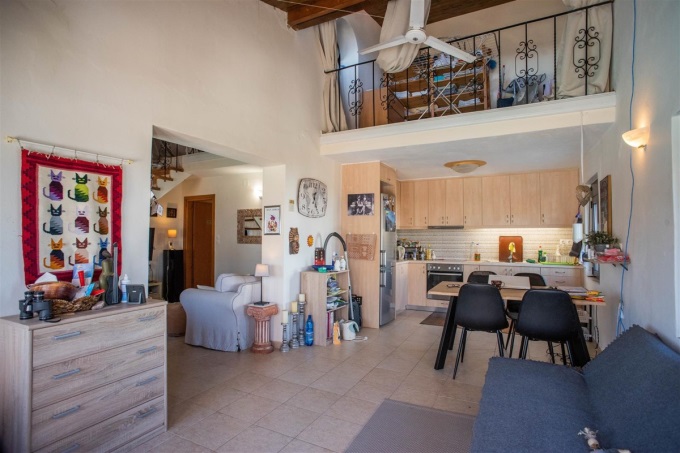 Great Property with Pool and Stunning Sea Views For Sale in Tavronitis - 25