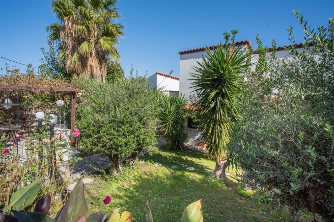 Great Property with Pool and Stunning Sea Views For Sale in Tavronitis - 18