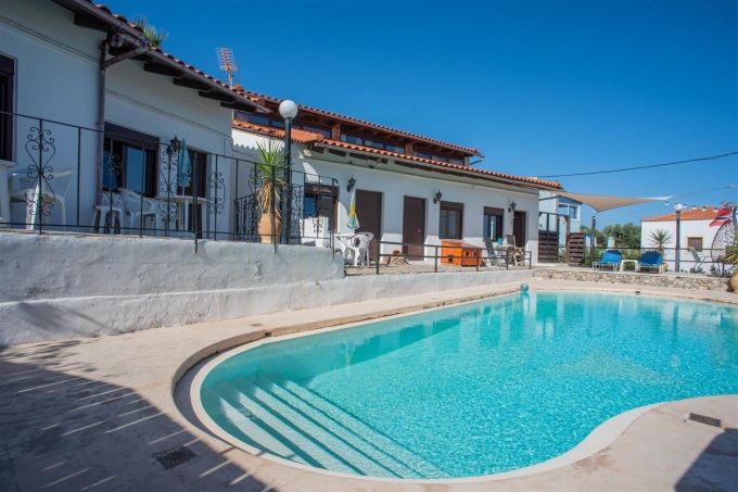 Great Property with Pool and Stunning Sea Views For Sale in Tavronitis - 38