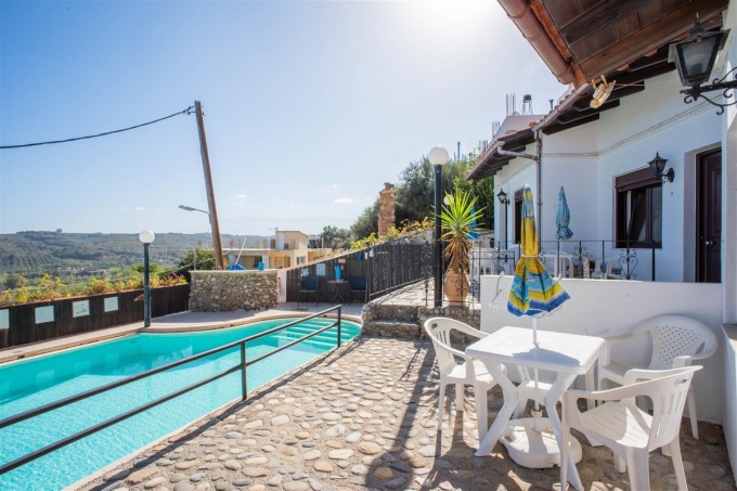 Great Property with Pool and Stunning Sea Views For Sale in Tavronitis - 5
