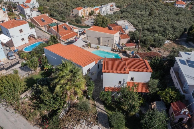 Great Property with Pool and Stunning Sea Views For Sale in Tavronitis - 56