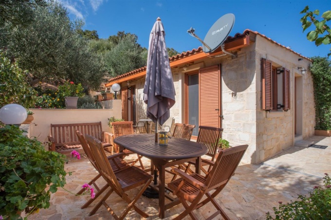 Stunning Stone Built Villa with Panoramic Views and Modern Amenities - 43