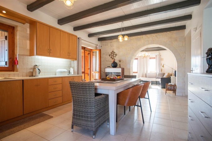 Stunning Stone Built Villa with Panoramic Views and Modern Amenities - 17