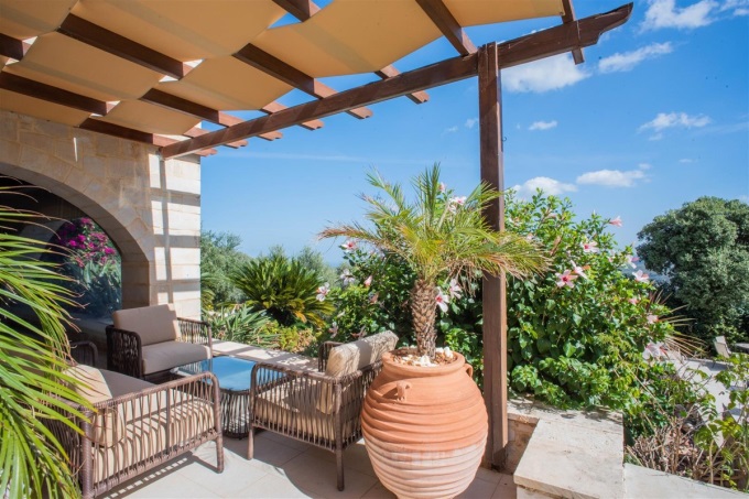 Stunning Stone Built Villa with Panoramic Views and Modern Amenities - 28