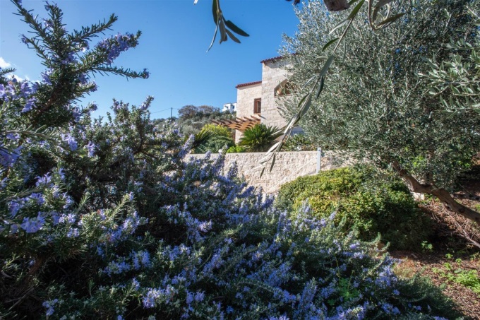 Stunning Stone Built Villa with Panoramic Views and Modern Amenities - 65