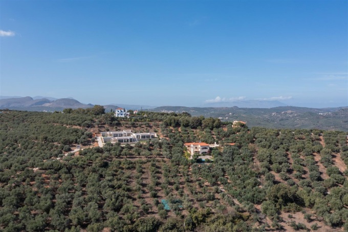 Stunning Stone Built Villa with Panoramic Views and Modern Amenities - 80