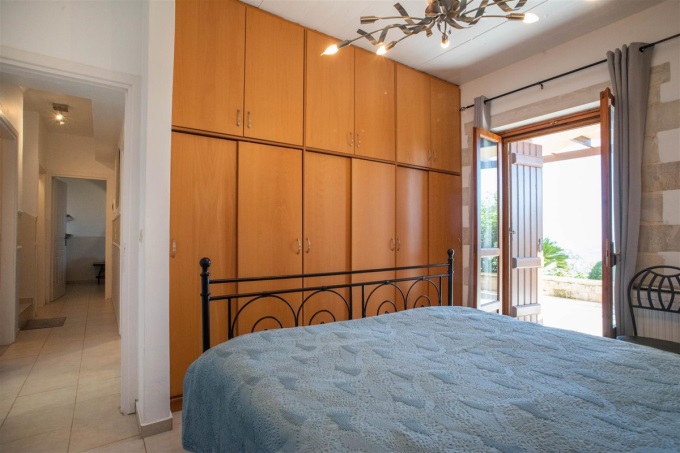 Stunning Stone Built Villa with Panoramic Views and Modern Amenities - 23