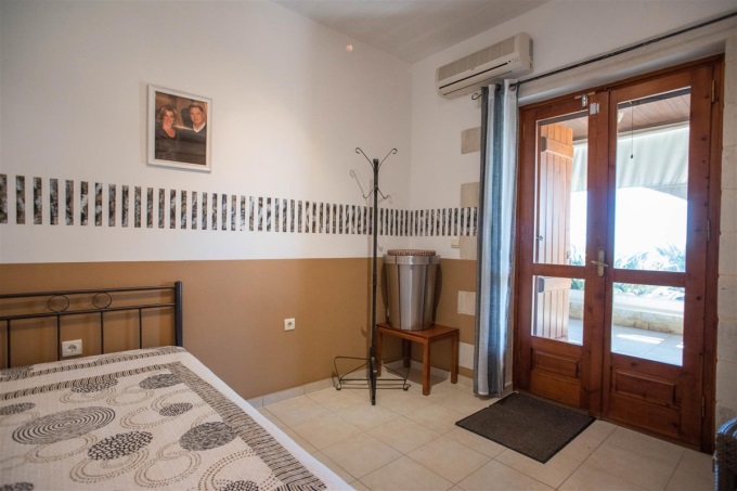 Stunning Stone Built Villa with Panoramic Views and Modern Amenities - 36