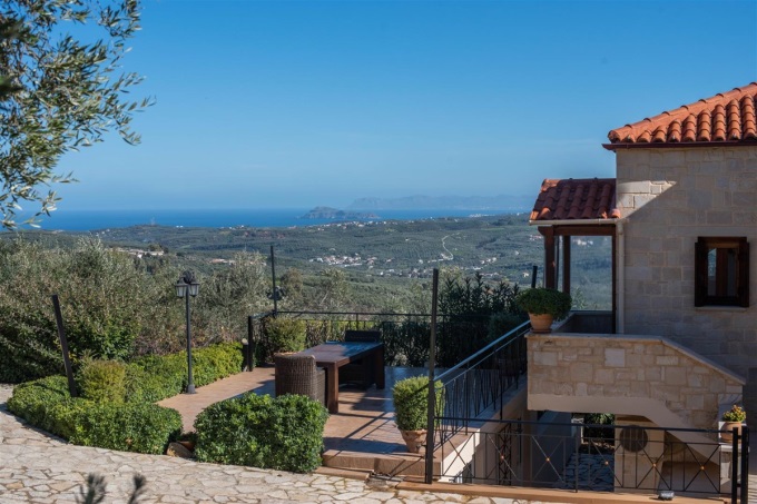 Stunning Stone Built Villa with Panoramic Views and Modern Amenities - 7