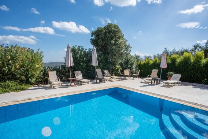Stunning Stone Built Villa with Panoramic Views and Modern Amenities - 30