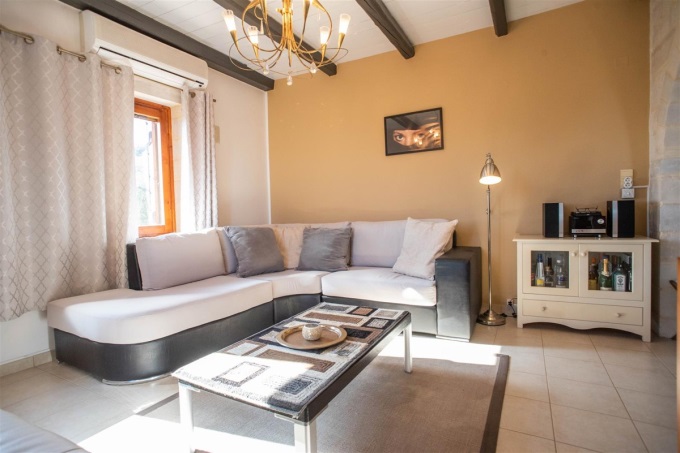 Stunning Stone Built Villa with Panoramic Views and Modern Amenities - 9