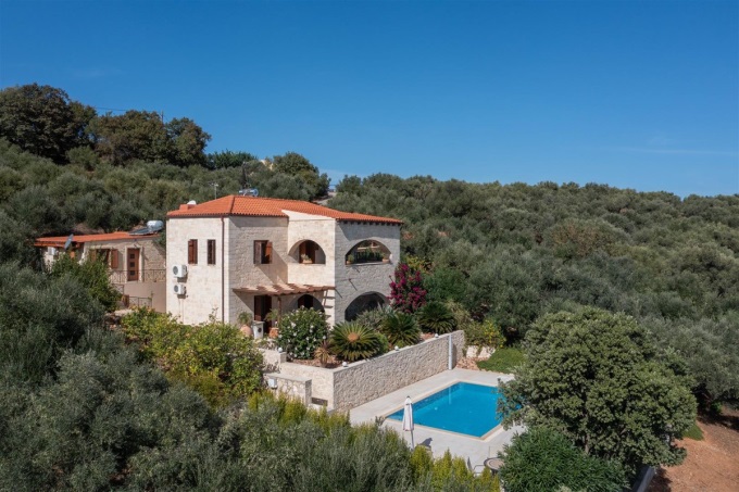 Stunning Stone Built Villa with Panoramic Views and Modern Amenities - 73