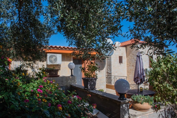 Stunning Stone Built Villa with Panoramic Views and Modern Amenities - 44
