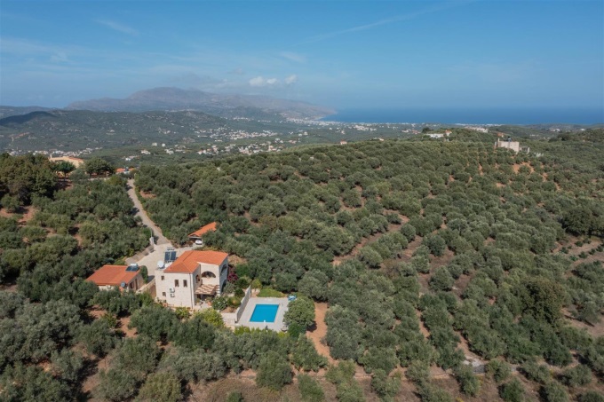 Stunning Stone Built Villa with Panoramic Views and Modern Amenities - 72