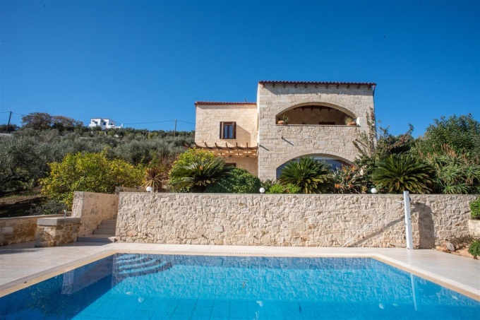 Stunning Stone Built Villa with Panoramic Views and Modern Amenities - 32