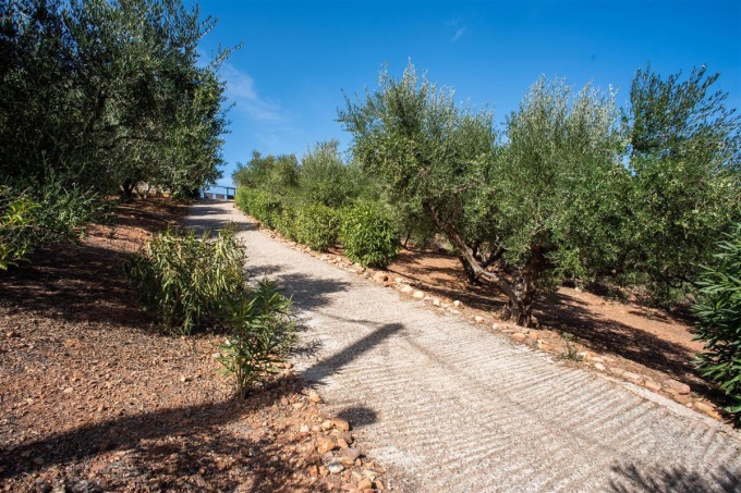 Stunning Stone Built Villa with Panoramic Views and Modern Amenities - 6