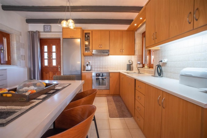 Stunning Stone Built Villa with Panoramic Views and Modern Amenities - 19