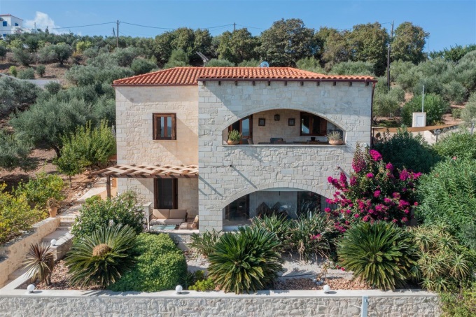 Stunning Stone Built Villa with Panoramic Views and Modern Amenities - 74