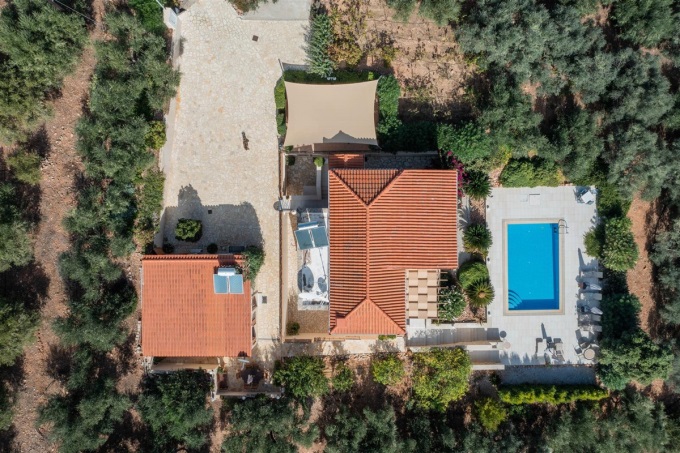 Stunning Stone Built Villa with Panoramic Views and Modern Amenities - 5
