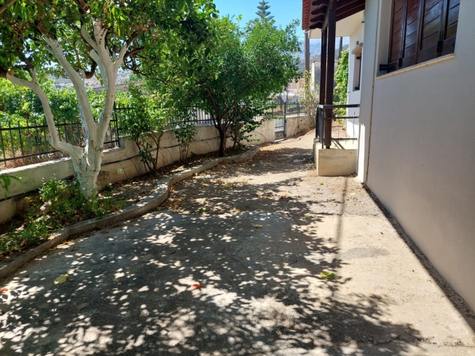 Semi Detached 4 bedroom House for Sale in Stylos - 17