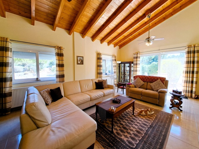 Charming 3 Bedroom Country Villa with Pool For Sale in Gavalochori - 6