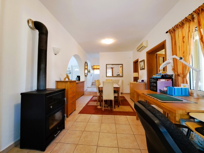 Charming 3 Bedroom Country Villa with Pool For Sale in Gavalochori - 10
