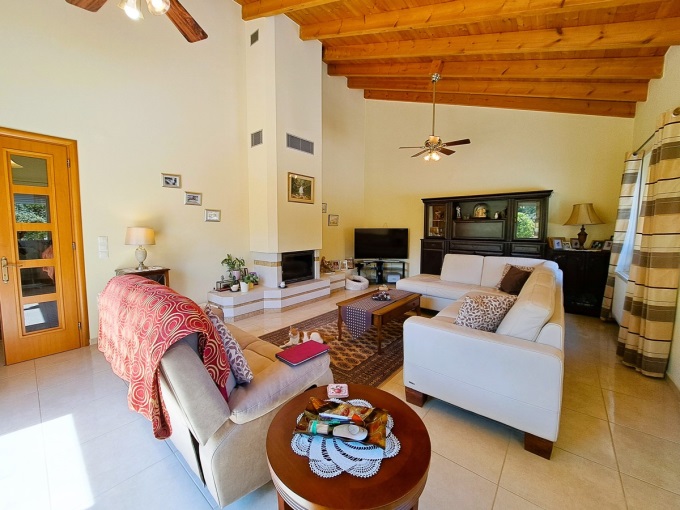Charming 3 Bedroom Country Villa with Pool For Sale in Gavalochori - 4